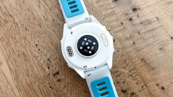 Garmin Forerunner 570 GPS-Laufuhr mit Herzfrequenzmesser