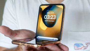 Análise do smartphone dobrável Motorola Razr Plus 2025