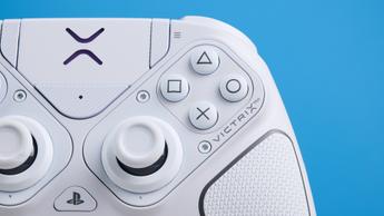 PlayStation 5用のホワイトカラーのTurtle Beach Victrix Pro BFG Reloaded ワイヤレスコントローラー