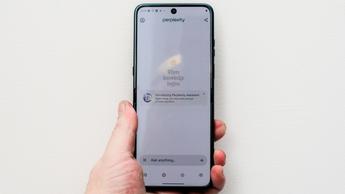 Motorola Razr 2025 foldbar smartphone med åben skærm