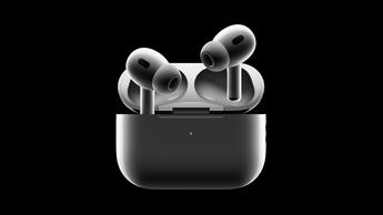 Apple AirPods Pro 2 trådløse øretelefoner, der tages ud af opladningsetuiet mod sort baggrund