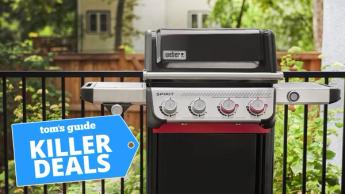 Un asador Weber en exhibición con ofertas especiales
