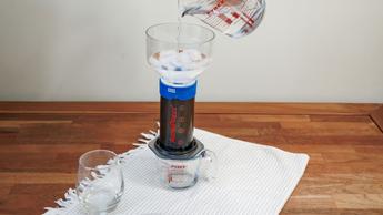 Accessorio PUCK PUCK per il caffè cold brew da applicare alle bottiglie