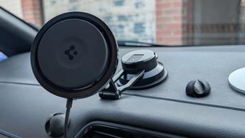 Imagem principal do carregador sem fio Spigen OneTap Pro 3 CryoMax