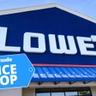 L'esterno di un negozio Lowe's di articoli per il fai da te