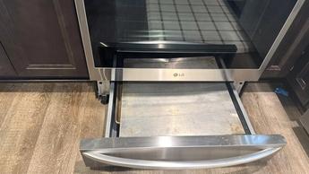 Estufa LG inteligente de gas de 6.3 pies cúbicos con cajón para mantener caliente