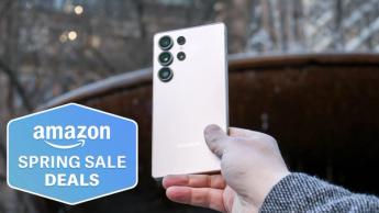 Samsung Galaxy S25 Ultra smartphone med badge for forårstilbud på Amazon