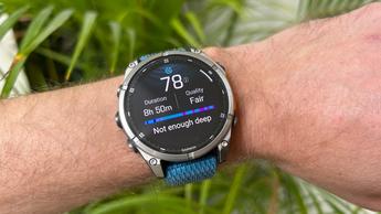Pantalla de seguimiento del sueño en el Garmin Fenix 8 mostrando datos de sueño