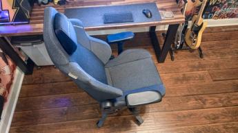 En vy ovanifrån av DXRacer Martian ergonomiska gamingstol