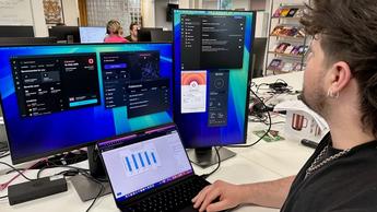 Mo Harber-Lamond가 NordVPN, Surfshark, ExpressVPN, Proton VPN, Private Internet Access 등 상위 5개 VPN 서비스를 테스트하는 모습