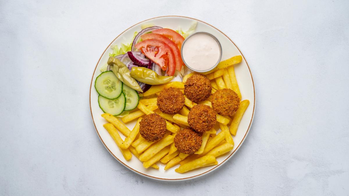 Falafeltallrik med Pommes frites