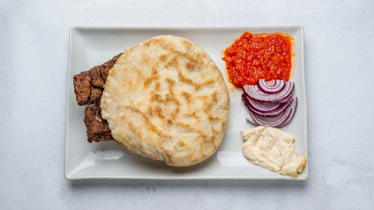 Bosnisk Ćevapi med Bröd