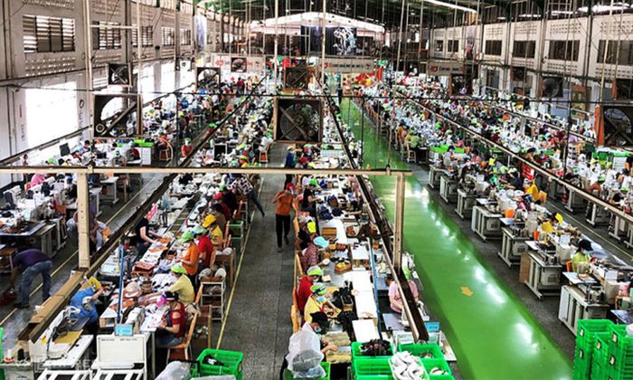 베트남 동나이성 푸첸베트남 공장의 노동자들이 4일간의 상여금 삭감 항의 파업을 마치고, 1월 12일 업무에 복귀했다. (사진 현지언론 VnExpress의 An Phuong 기자)