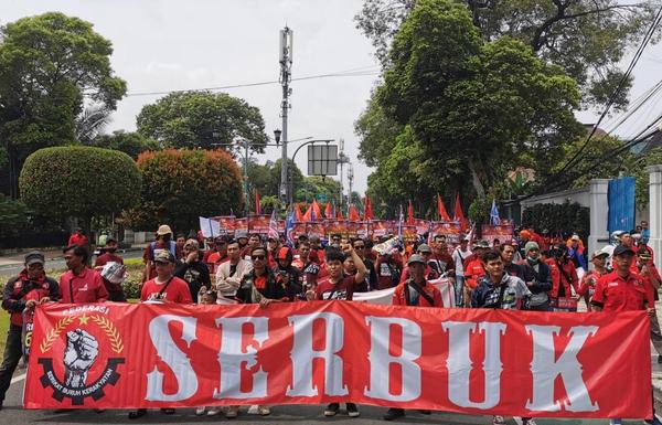 인도네시아 | 새로운 세대의 노동조합을 만든다 — SERBUK의 조직화 전략