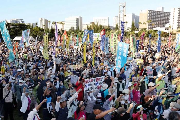 「오키나와를 다시는 전쟁터로 만들지 말자!」 1만명의 외침