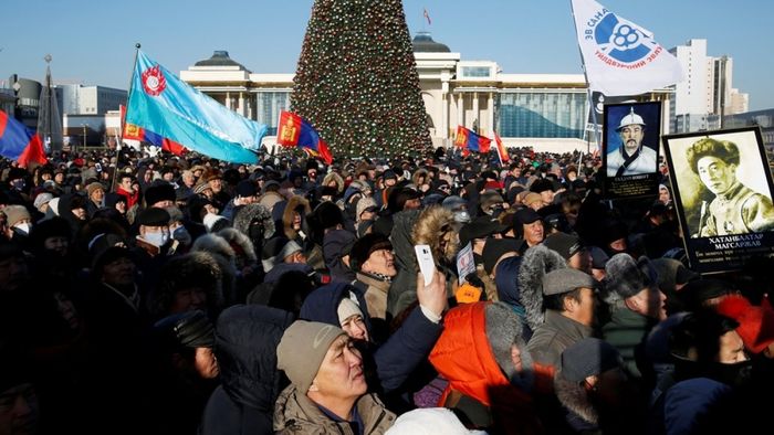 몽골의 석탄 스캔들은 껍데기뿐인 민주화의 민낯을 보여준다