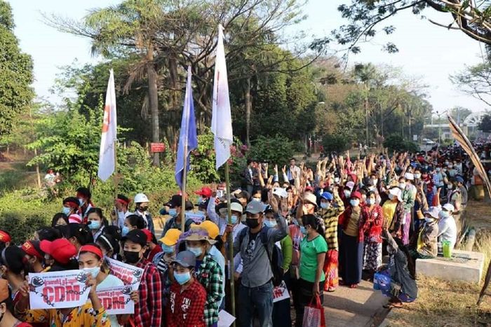미얀마 군부가 노동조합과 노동운동가들에 대한 탄압을 강화하고 있다