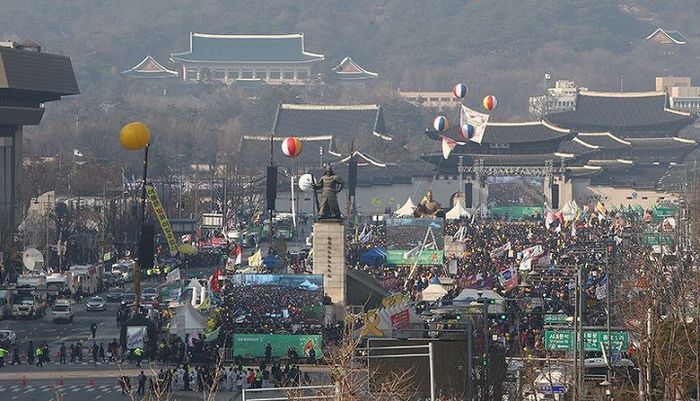 광화문에서 열린 박근혜 탄핵 기념 촛불승리 20차 범국민행동의 날