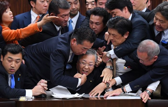 2018년 12월 일본 국회는 여러 반대에도 불구하고 출입국관리법 개정안을 통과시켰다.