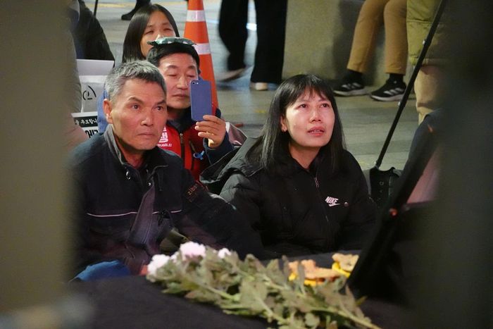 11월 17일, 고 뚜 안 님을 추모하는 집회에 참석한 뚜안 님의 아버지와 어머니