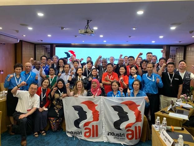 하노이에서 만난 세계 각국 노동운동가들의 이야기