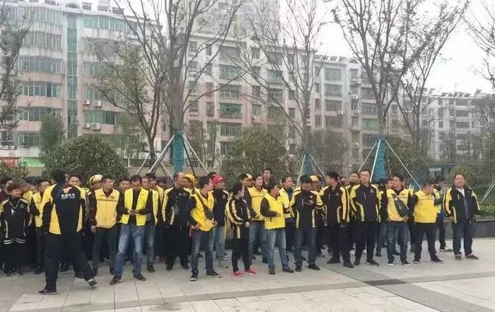 살쾡이 파업에 돌입한 중국의 음식배달 노동자들