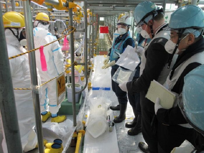후쿠시마 제1원자력 발전소의 ALPS 처리수 샘플링중인 IAEA 조사단 (사진 출처 : 도쿄전력)