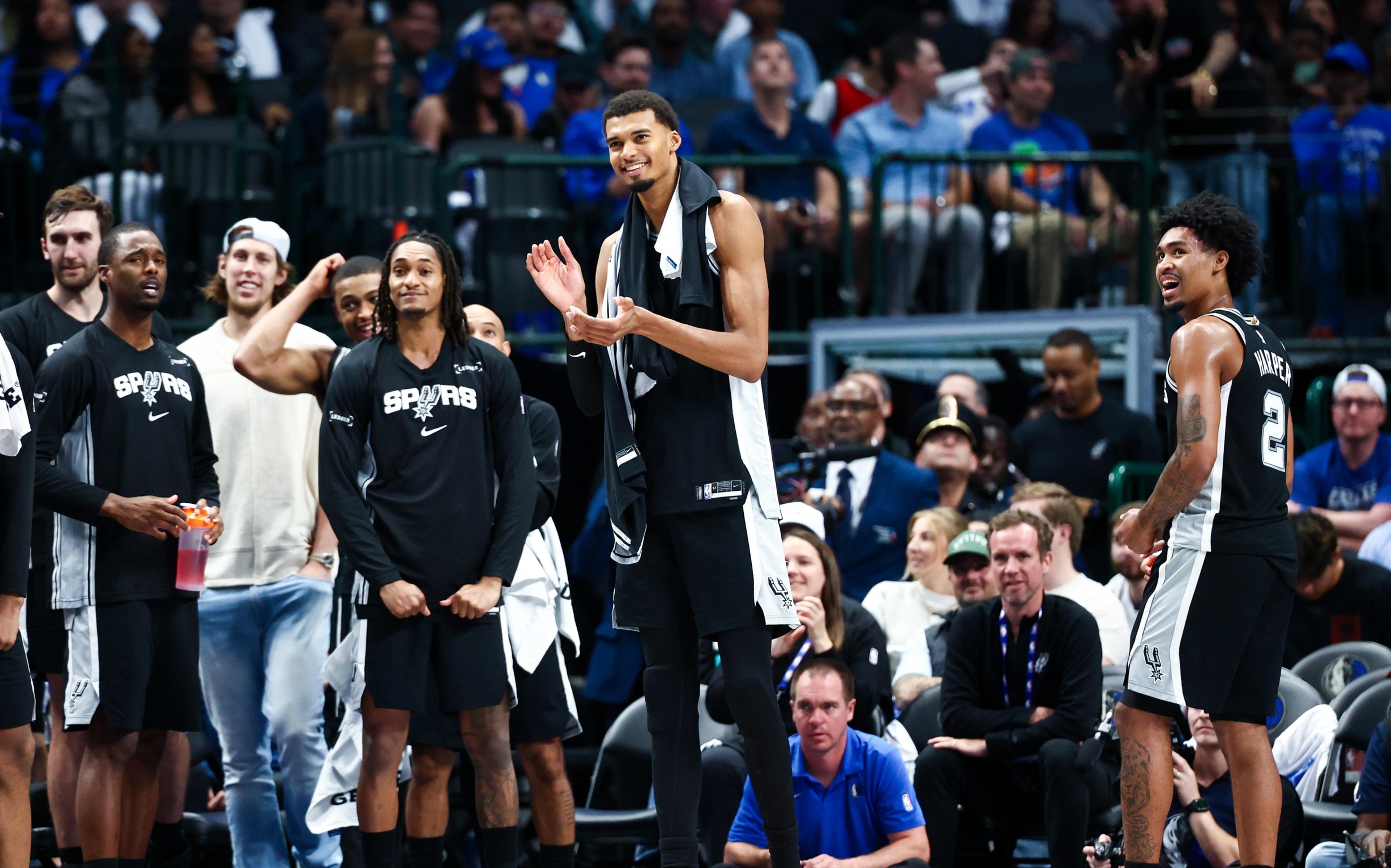 NBA: San Antonio Spurs at Dallas Mavericks