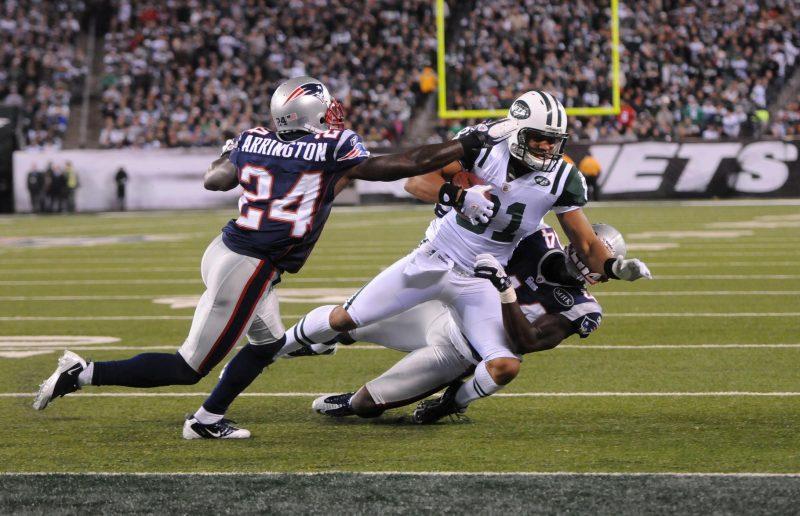 New York Jets tight end Dustin Keller falls short of the end zone against the New England Patriots at MetLife Stadium.