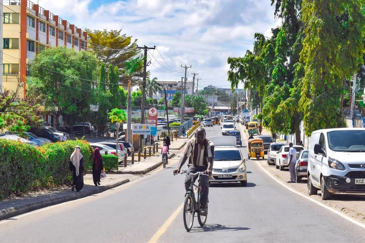 Street traffic in Mombasa, Kenya