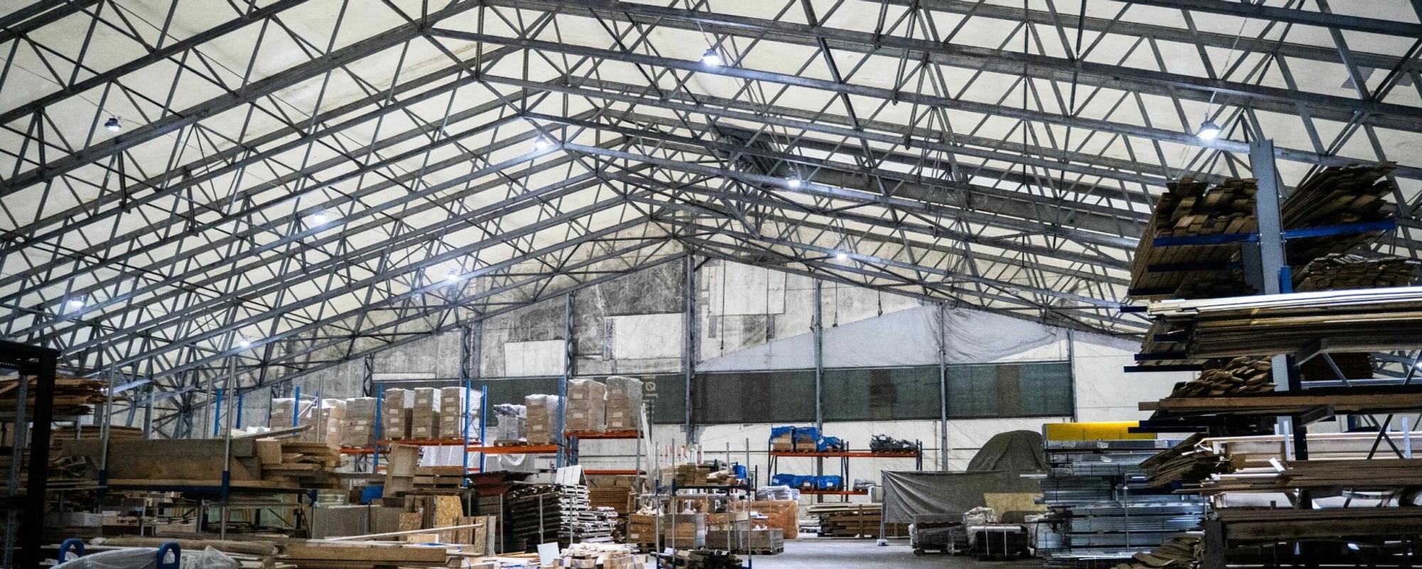 BRUKTKUPP: Her kan du få kjøpt byggevarer til halv pris. 