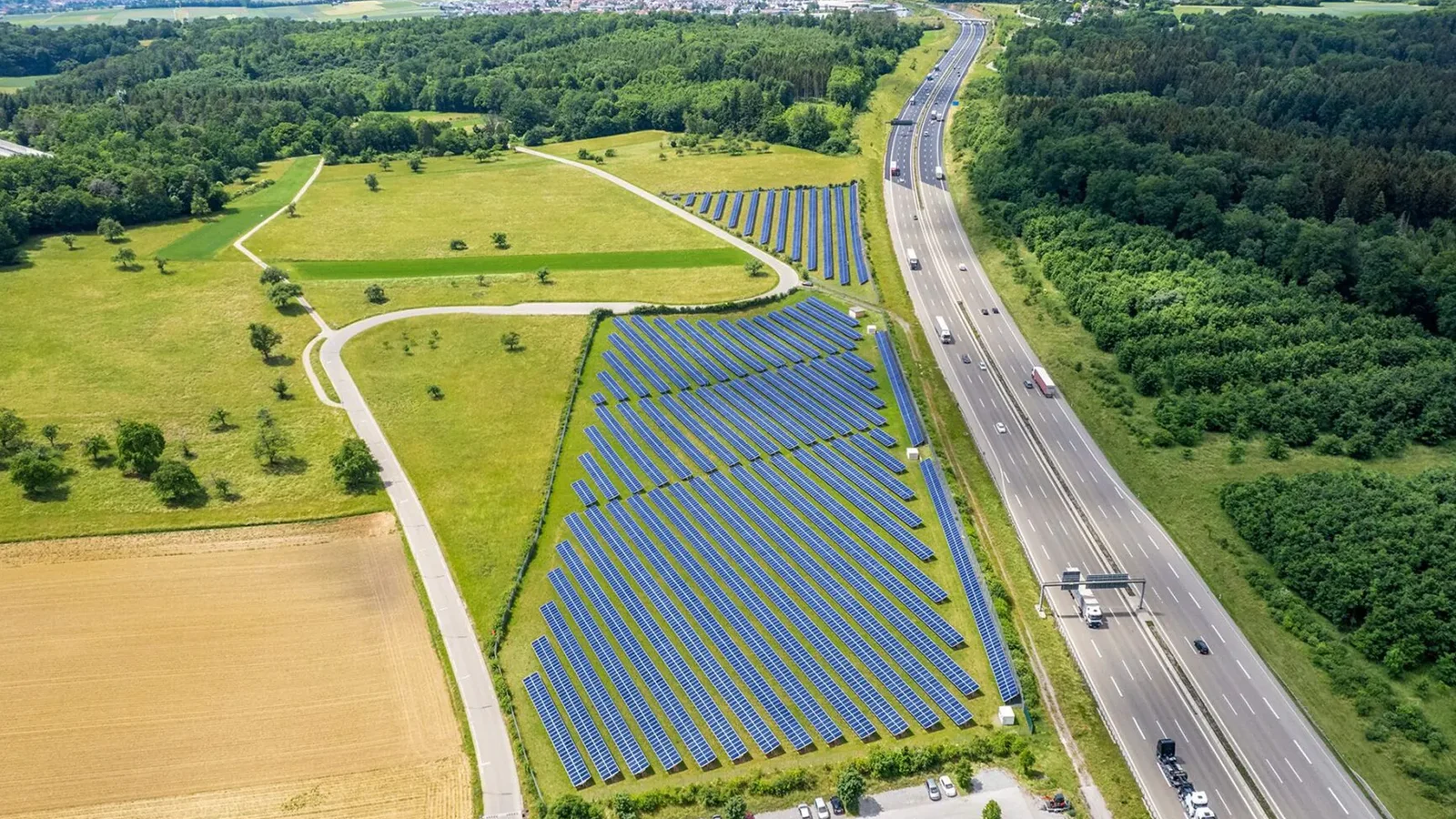 PV Park nahe der Autobahn