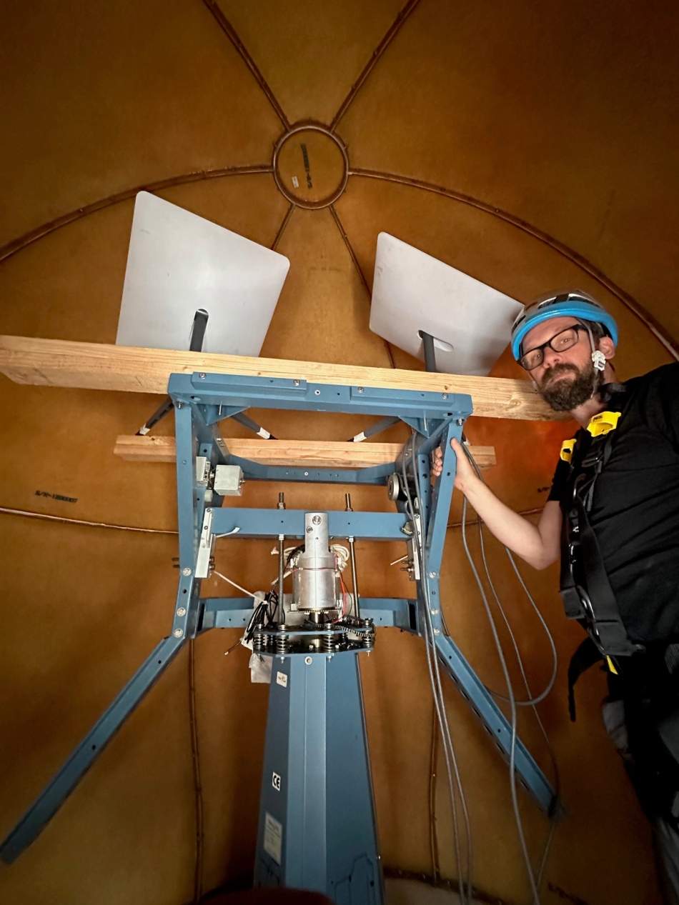 Installing Starlink dishes in a superyacht 2022