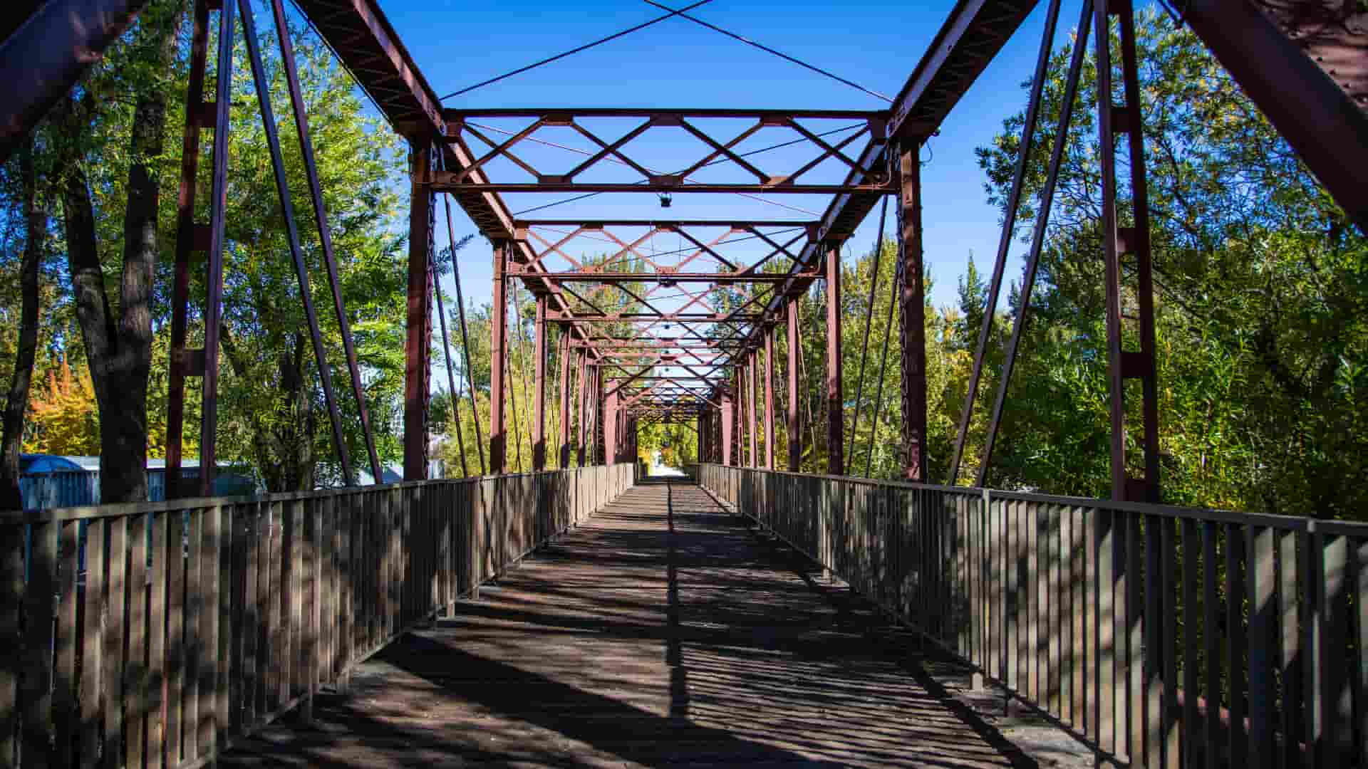Image of the Ninth Street Bridge in Boise