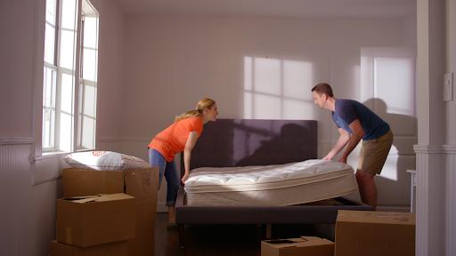 couple moving mattress with no bed bugs