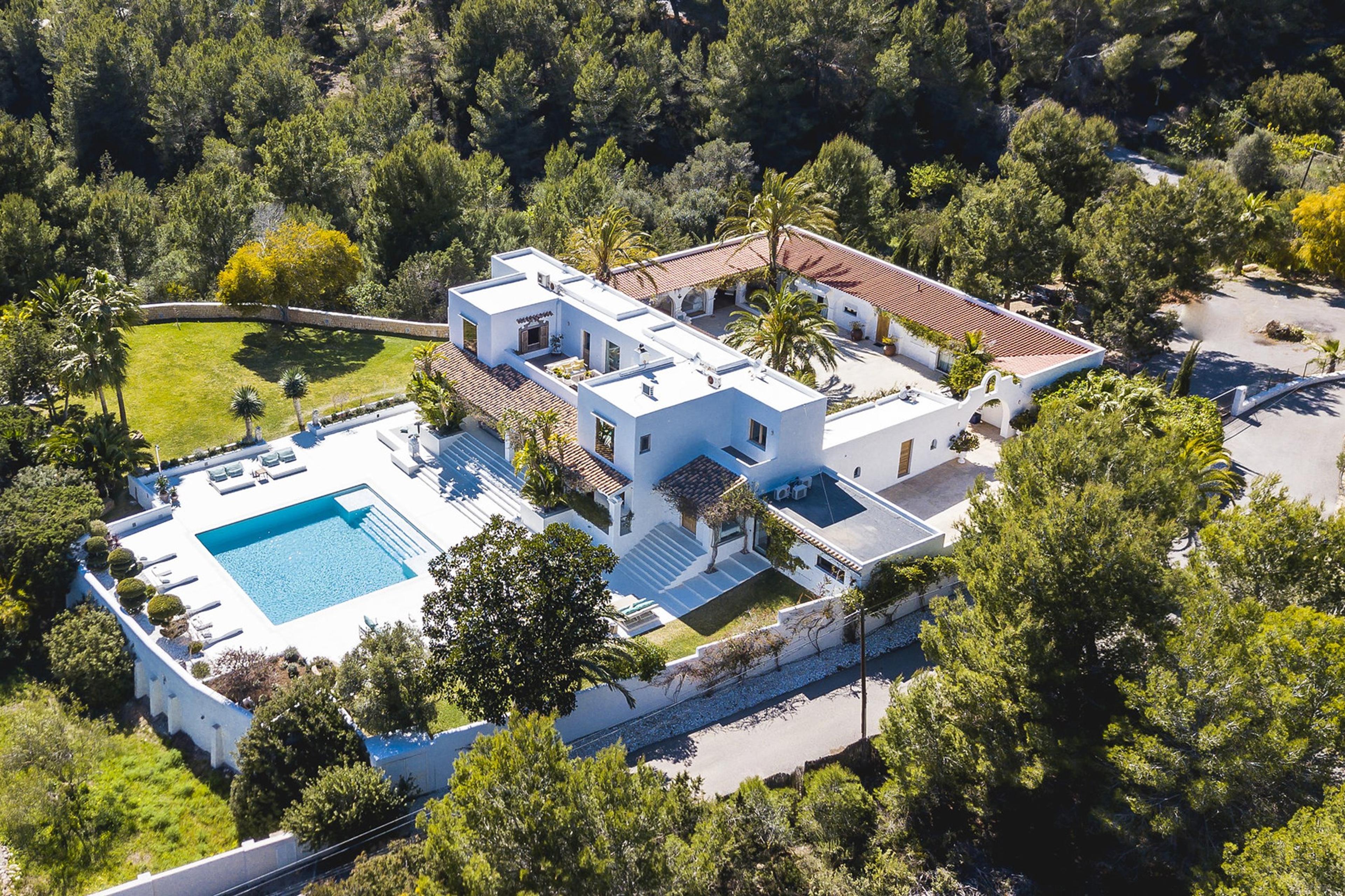 Image: The Top 5 Luxury Sea View Villas in Ibiza