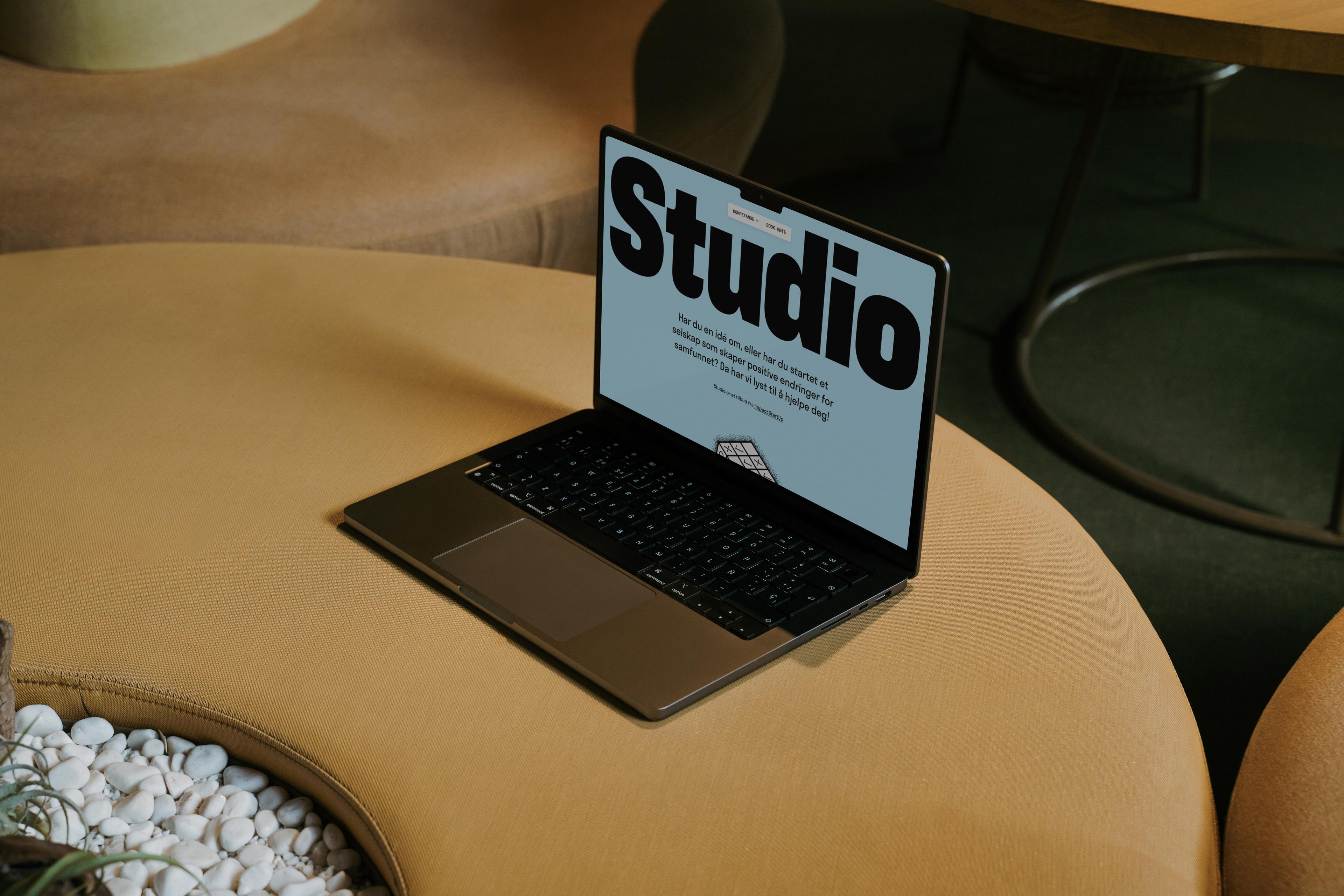 Skjermbilde av nettsiden i en laptop