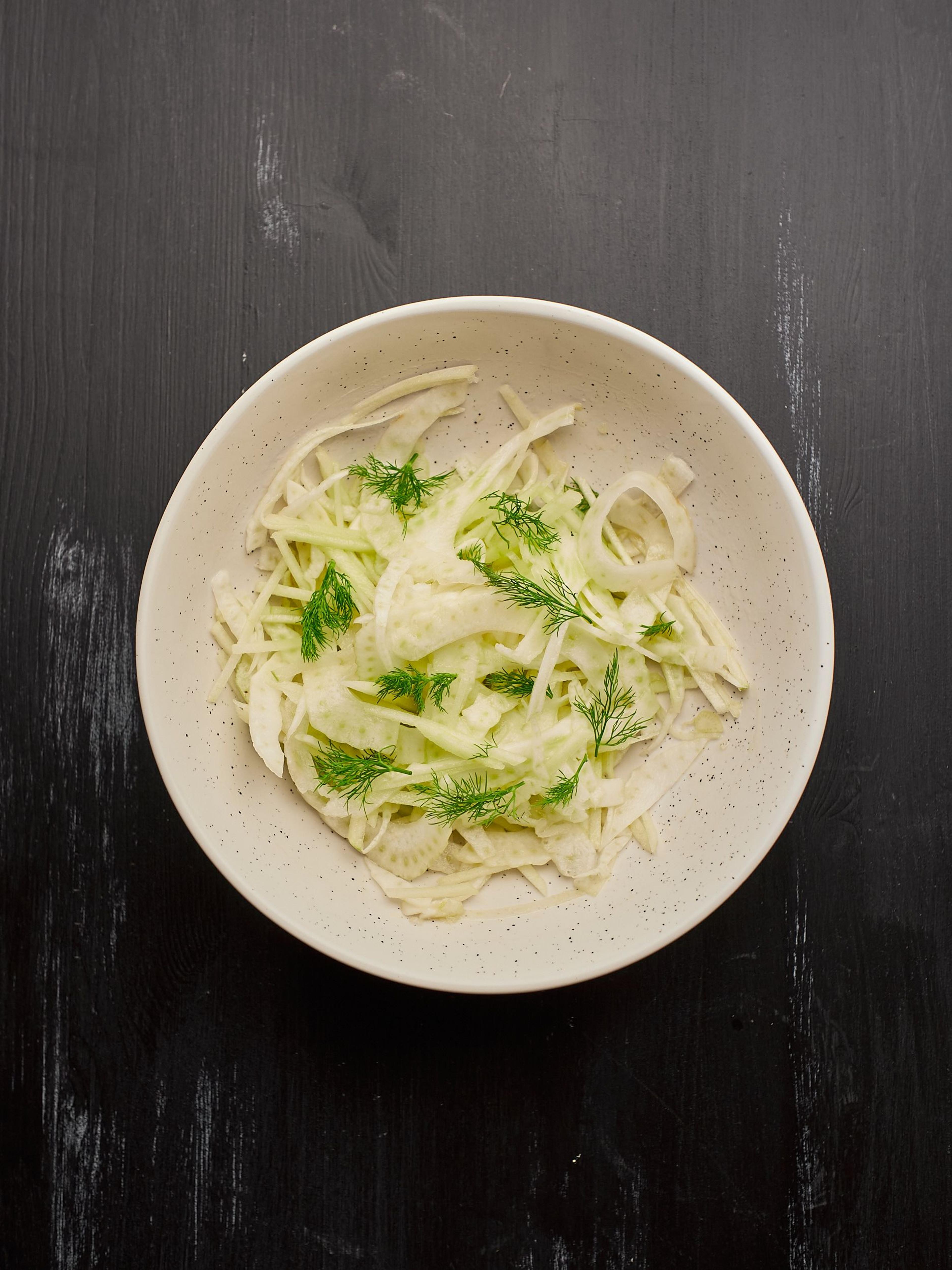 Eple- og fennikelsalat.