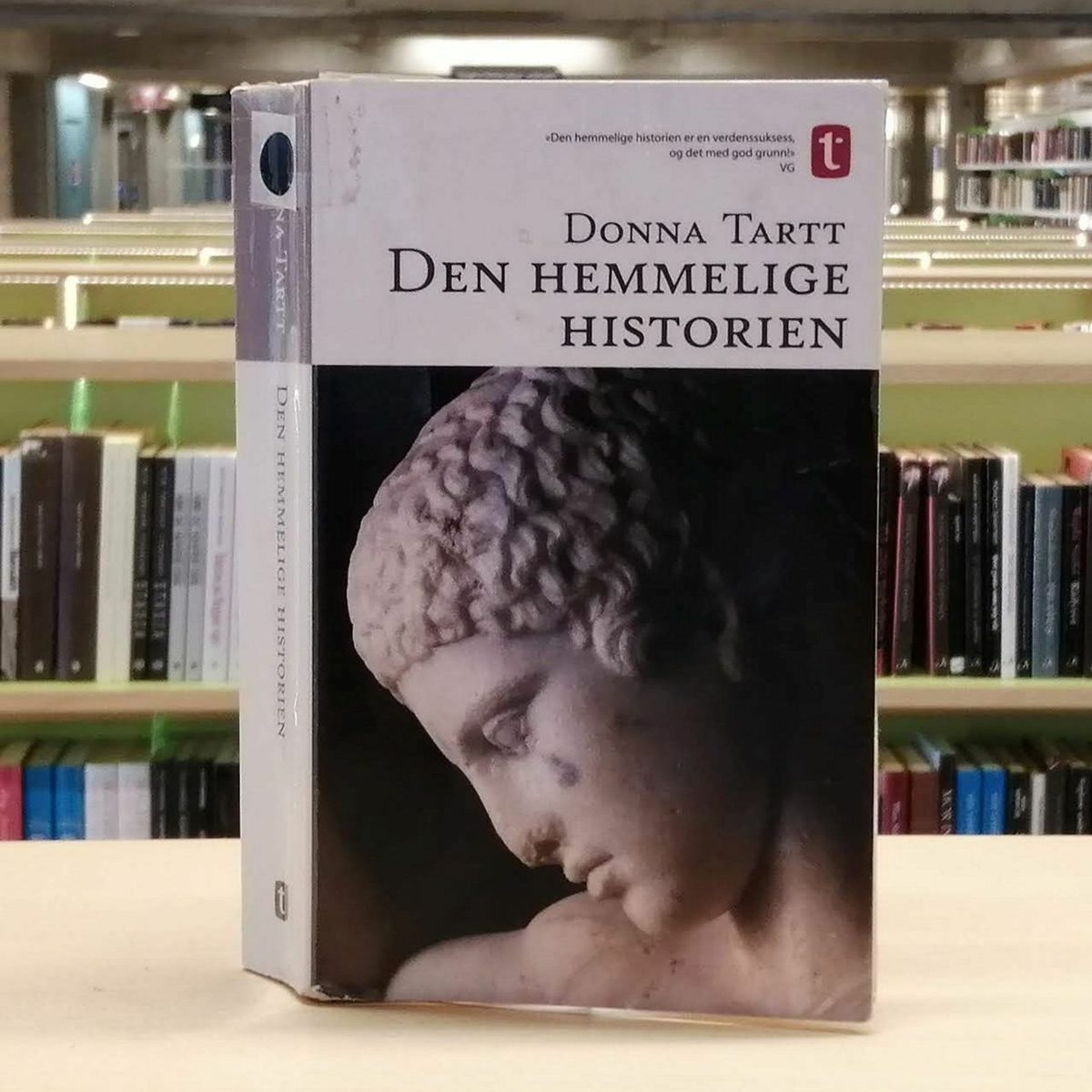 Boka den hemmelige historian av donna tartt