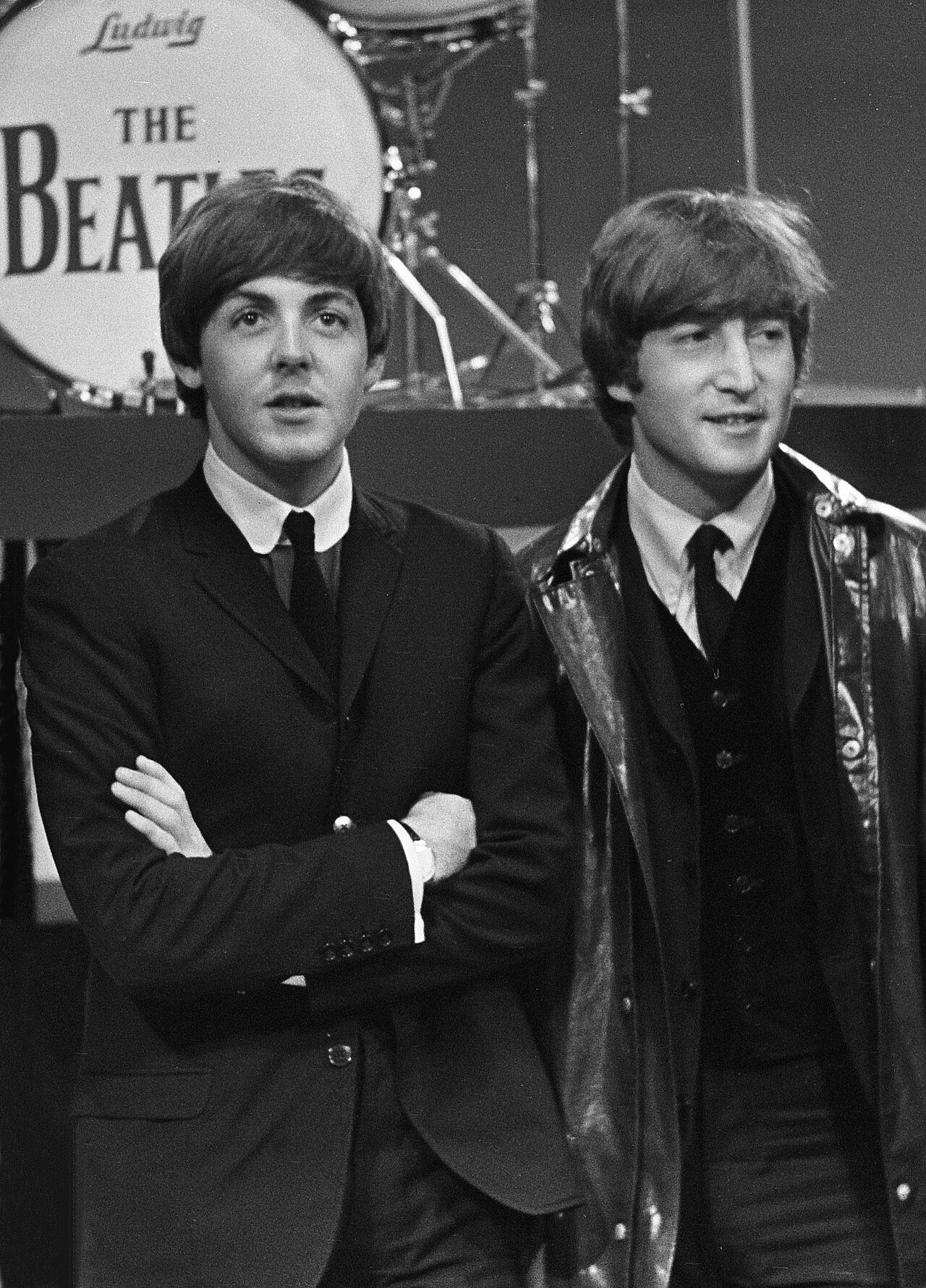Paul McCartney og John Lennon foto 1964 Wikimedia Commons