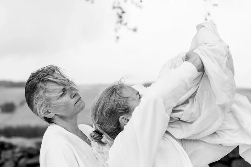 Fra danseforestillingen Kjære Baby, Din hengivne Pappa av Therese Markhus og Nina Ellen Ødegård foto © Anne Helen Robberstad