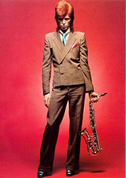 David Bowie portrett med saksofon