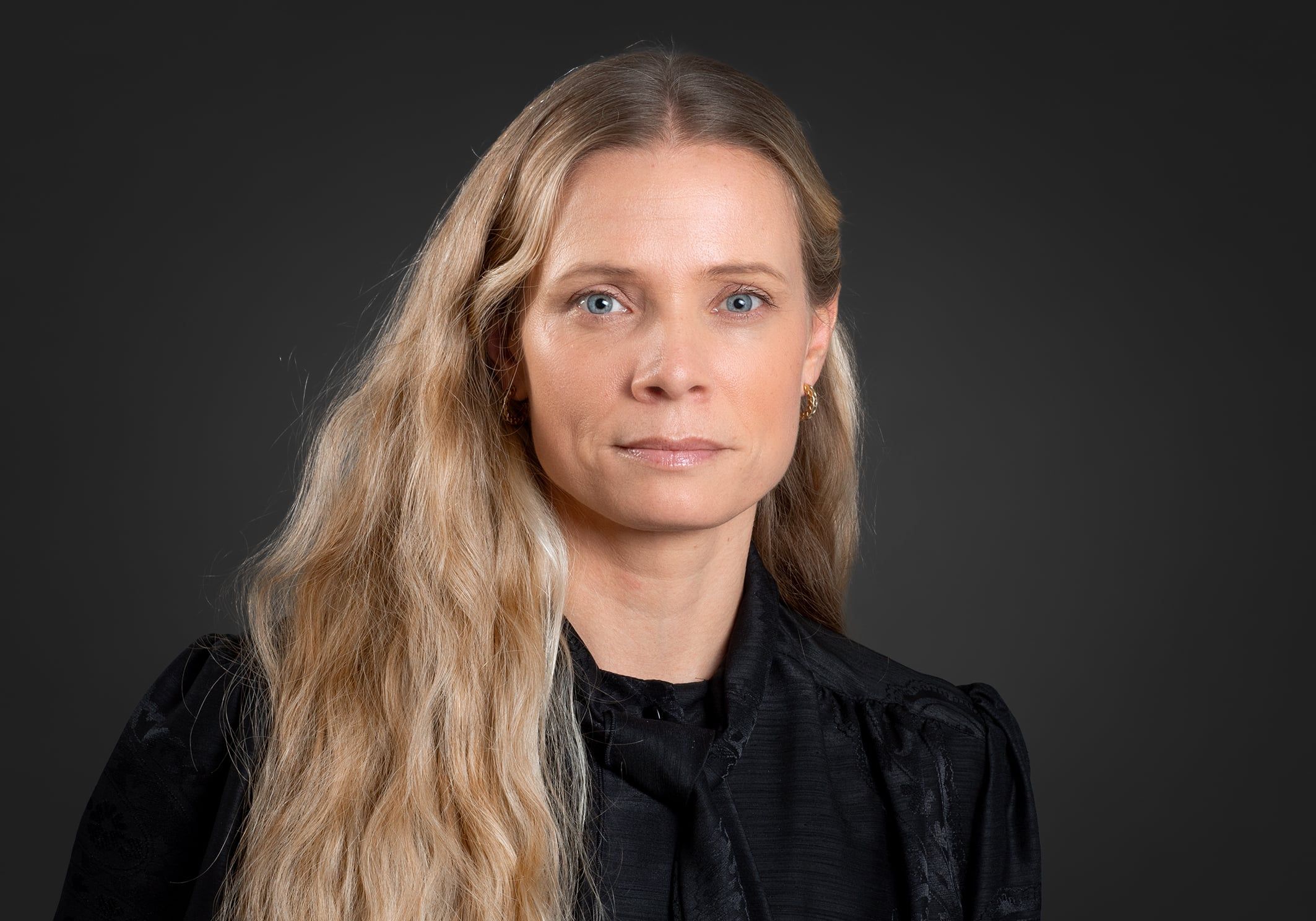 Portrettbilde av Marte Heian-Engdal av Sturlason for Kagge forlag