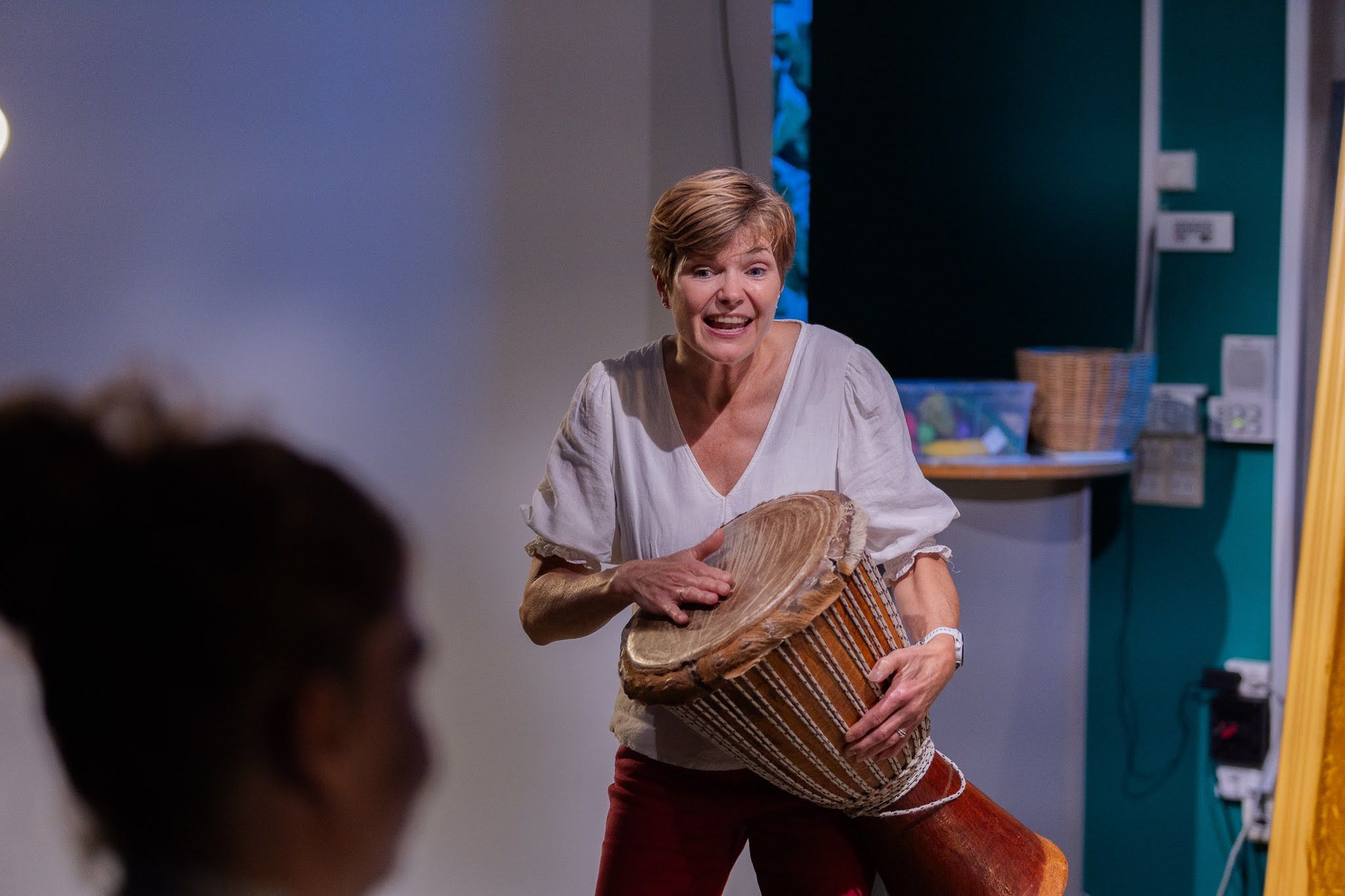  Elisabeth Barstad  Barnas kulturverksted synger og spiller for barn og voksne i Skattkammeret i 2. etasje på Sølvberget