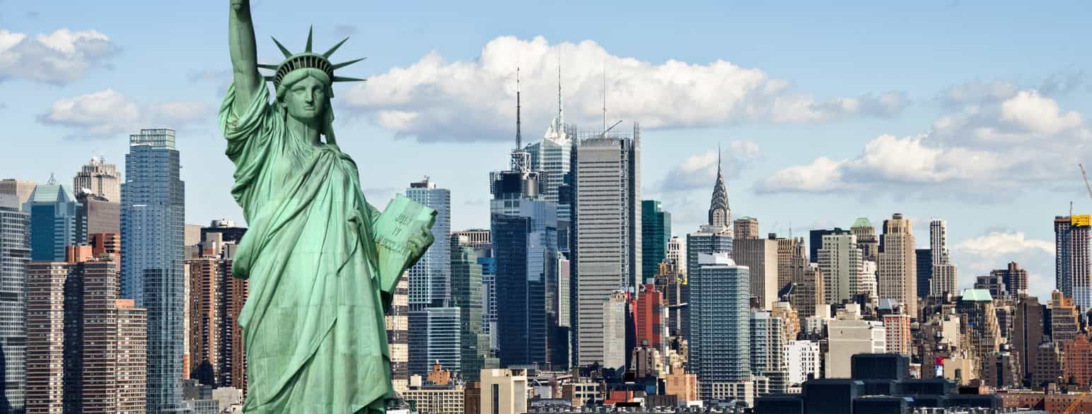 Frihetsstatuen foran New York