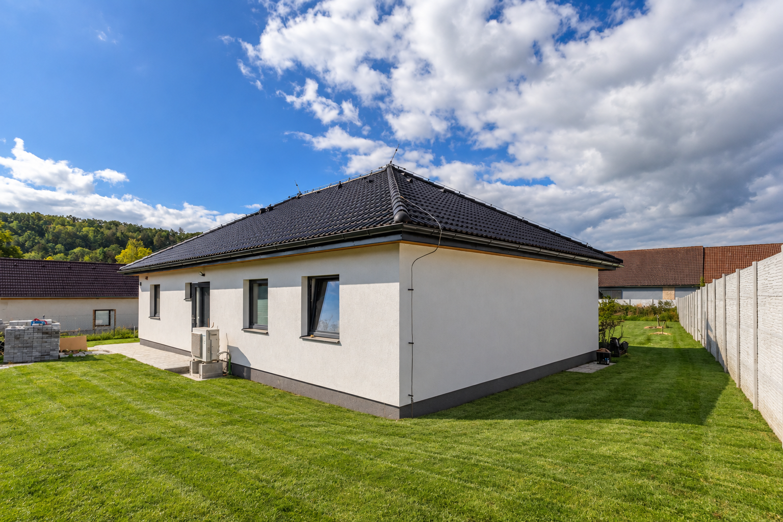 Rodinný dům 4+kk, pozemek 1326 m² 