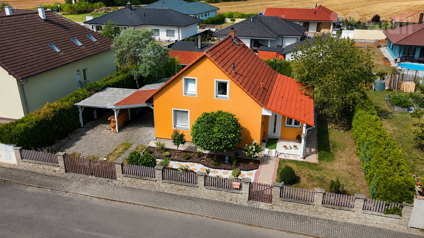 Rodinný dům 5+kk se zimní zahradou, FVE 
