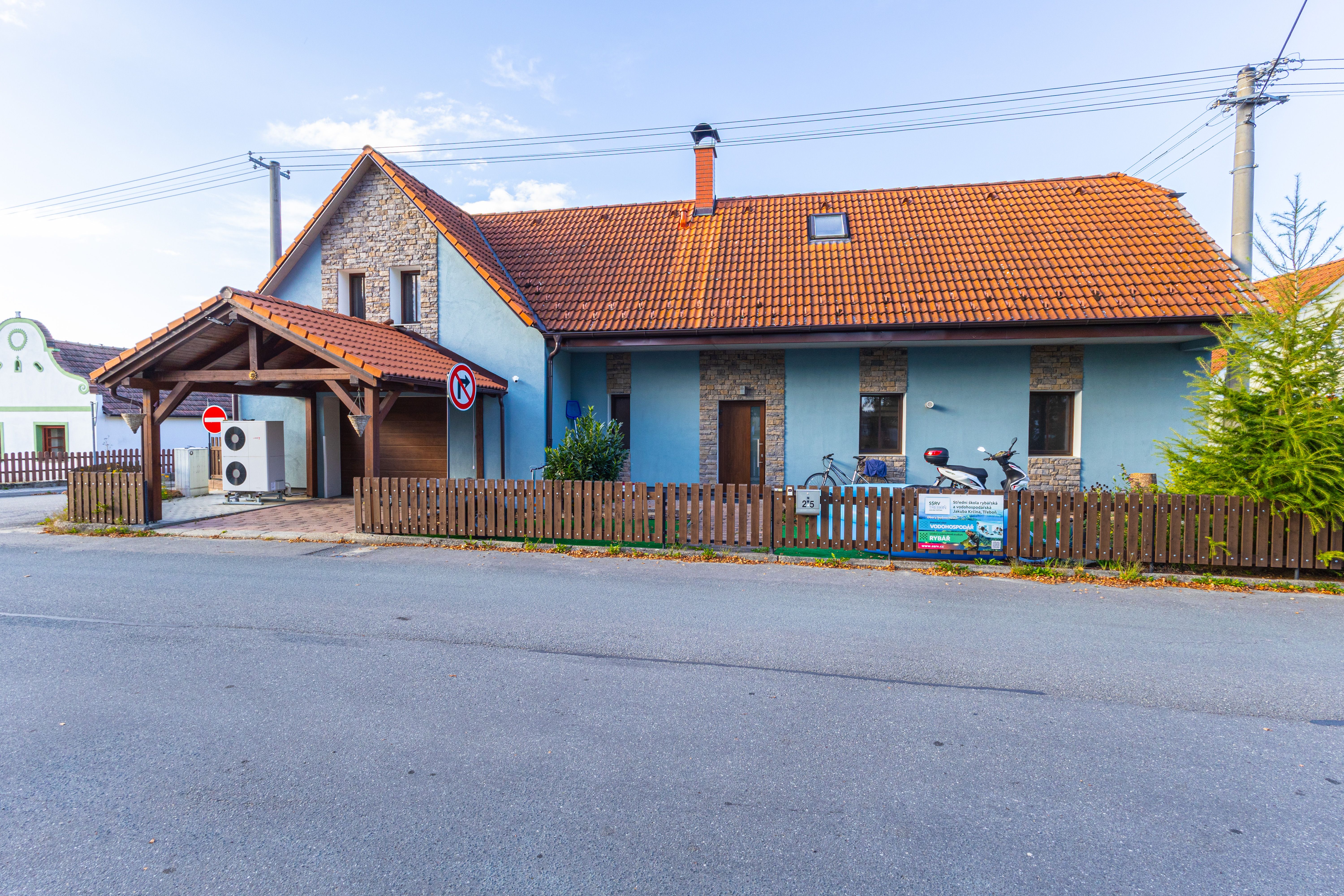 Prodej Rodinný dům 4+1, 180 m2 užitné plochy, pozemek 338 m2 - Lužnice u Třeboně