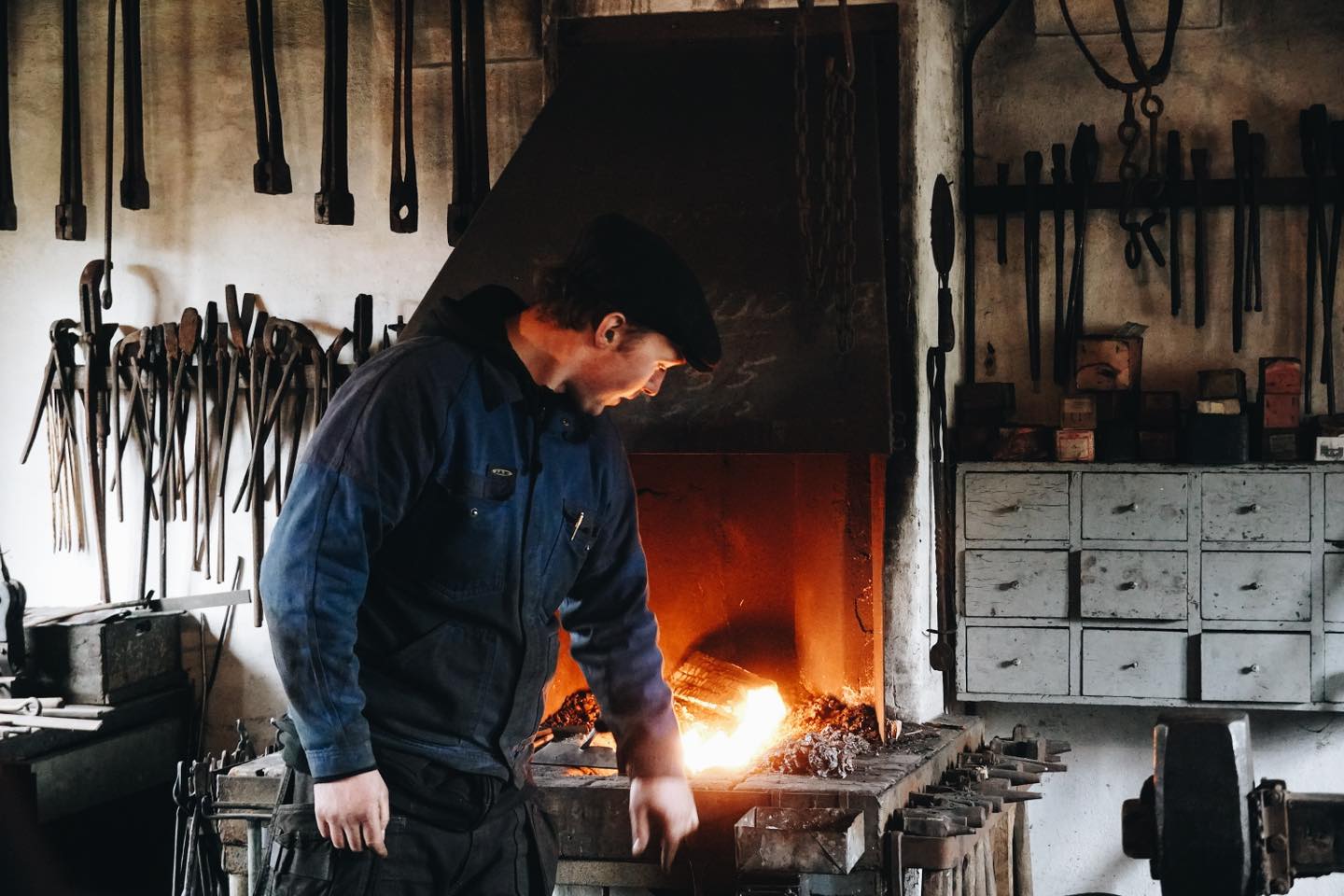 Besøg smeden i Frøsnapperbyen