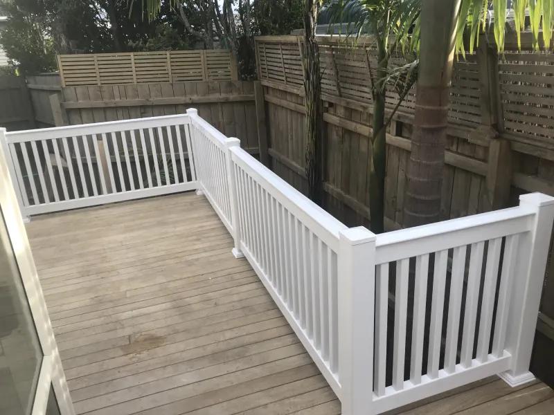 Julia – Railing Fence